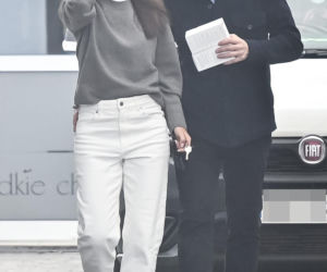 Marcin Mroczek z dziewczyną w cukierni