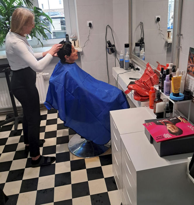 Joanna Senyszyn u fryzjera