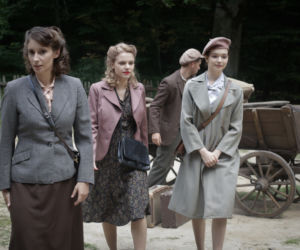 Wojenne dziewczyny 4 odc. 45. Ewa (Vanessa Aleksander), Marysia (Aleksandra Pisula), Nitka (Maja Szopa)