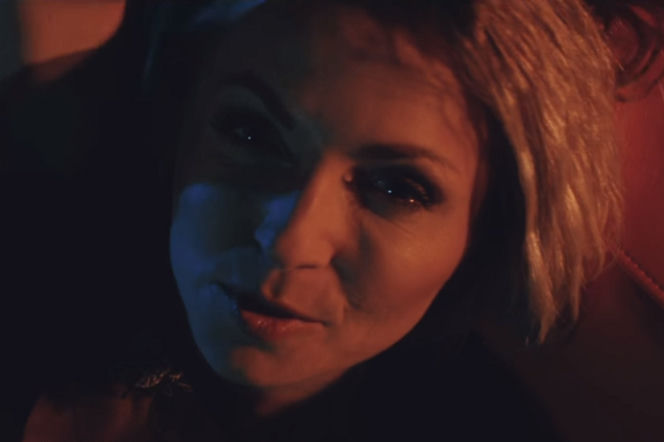 Ania Wyszkoni w świetnym teledysku Zanim to powiem [VIDEO]