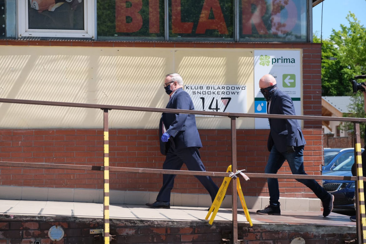 Politycy PiS zjeżdżają do Kaczyńskiego do centrali partii