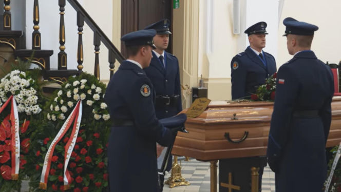 Piotr ubrał mundur, ucałował rodzinę i wyszedł do pracy. Jego serce nagle przestał bić