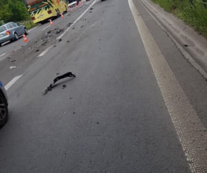 Wypadek w Dąbrowie Górniczej. Zderzenie osobówki z autobusem [ZDJĘCIA]