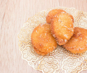 Ciasteczka z patelni (bez piekarnika, 4 składniki) – stary trik, który wraca do łask