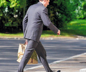 Premier śpiewa na urodziny