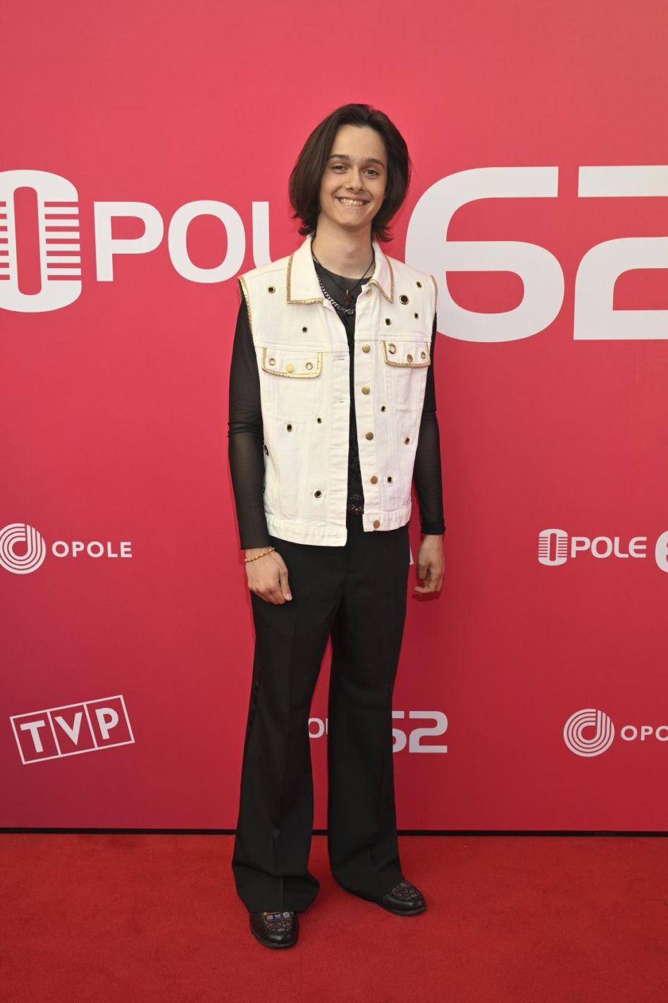 Konferencja prasowa 62. edycji Krajowego Festiwalu Polskiej Piosenki w Opolu. Tłum gwiazd na czerwonym dywanie