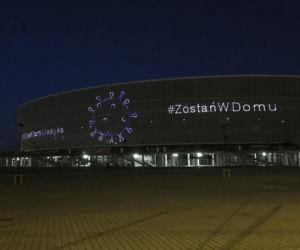 Laserowy pokaz na Stadionie Wrocław. To podziękowania dla medyków!