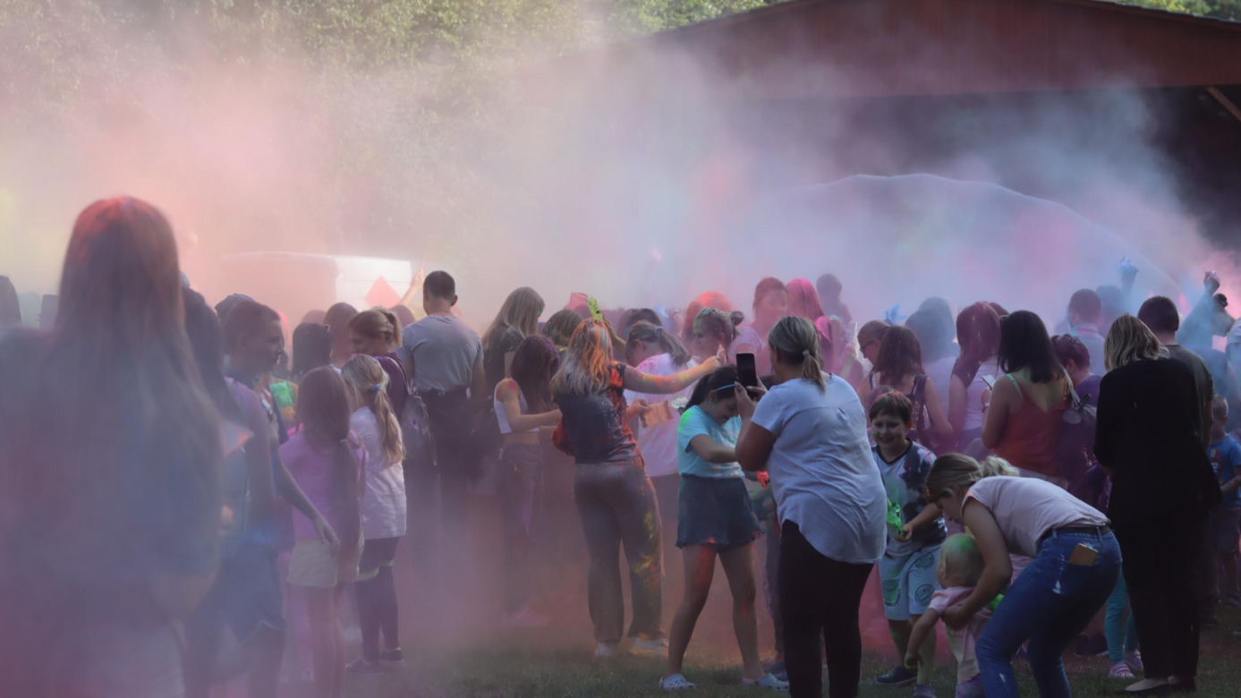 To była prawdziwa eksplozja kolorów! Tak wyglądało Holi Święto Kolorów w Lublinie 2023! [GALERIA]