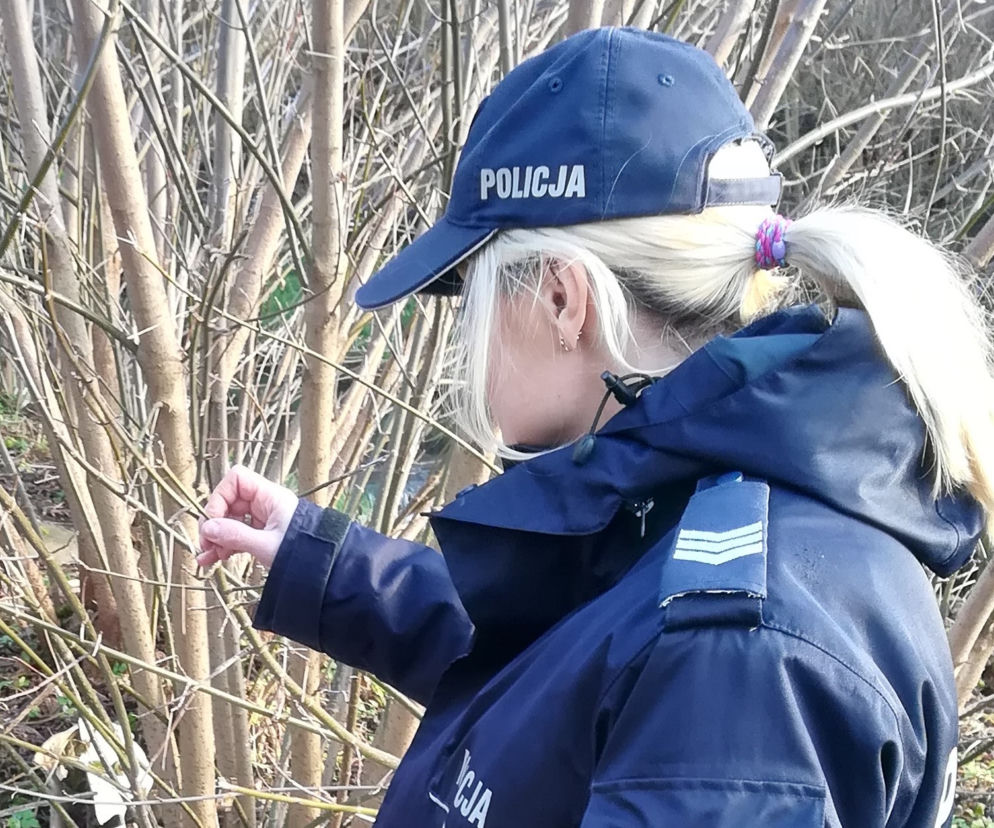 Białystok. Kobieta leżała w krzakach przy rzece. Była bosa. Poszukiwania trwały wiele godzin
