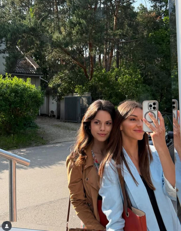 M jak miłość nowy sezon po wakacjach. Kasia (Paulina Lasota), laborantka Anna Sokołowska (Katarzyna Russ) 