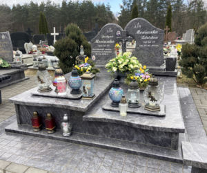 Grób stewardesy Justyny Moniuszko, która zginęła w katastrofie smoleńskiej