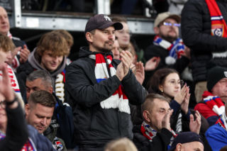 Atmosfera przednia, na boisku nuda. Mamy dużo zdjęć kibiców z meczu Górnik - Legia