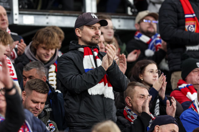 Atmosfera przednia, na boisku nuda. Mamy dużo zdjęć kibiców z meczu Górnik - Legia