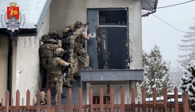 Podwójne zabójstwo na Targówku. Radek J. maczetą bronił się przed kontrterrorystami