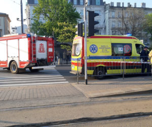  Poważny wypadek w centrum Warszawy! Piesza wpadła pod tramwaj