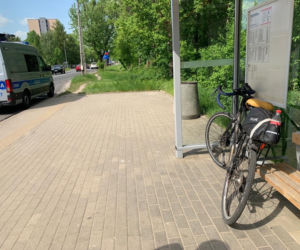 Rowerzysta wjechał w 5-latka wysiadającego z autobusu! Rodzice wpadli w szał i doszło do szarpaniny!