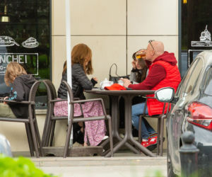 Jednym piwkiem świętował urodziny córki