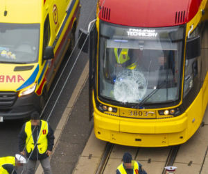 Potrącenie pieszego przez tramwaj w Warszawie