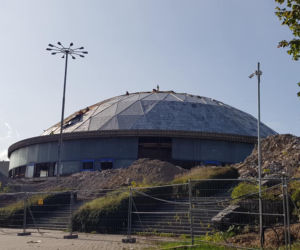 Znika dach Uranii