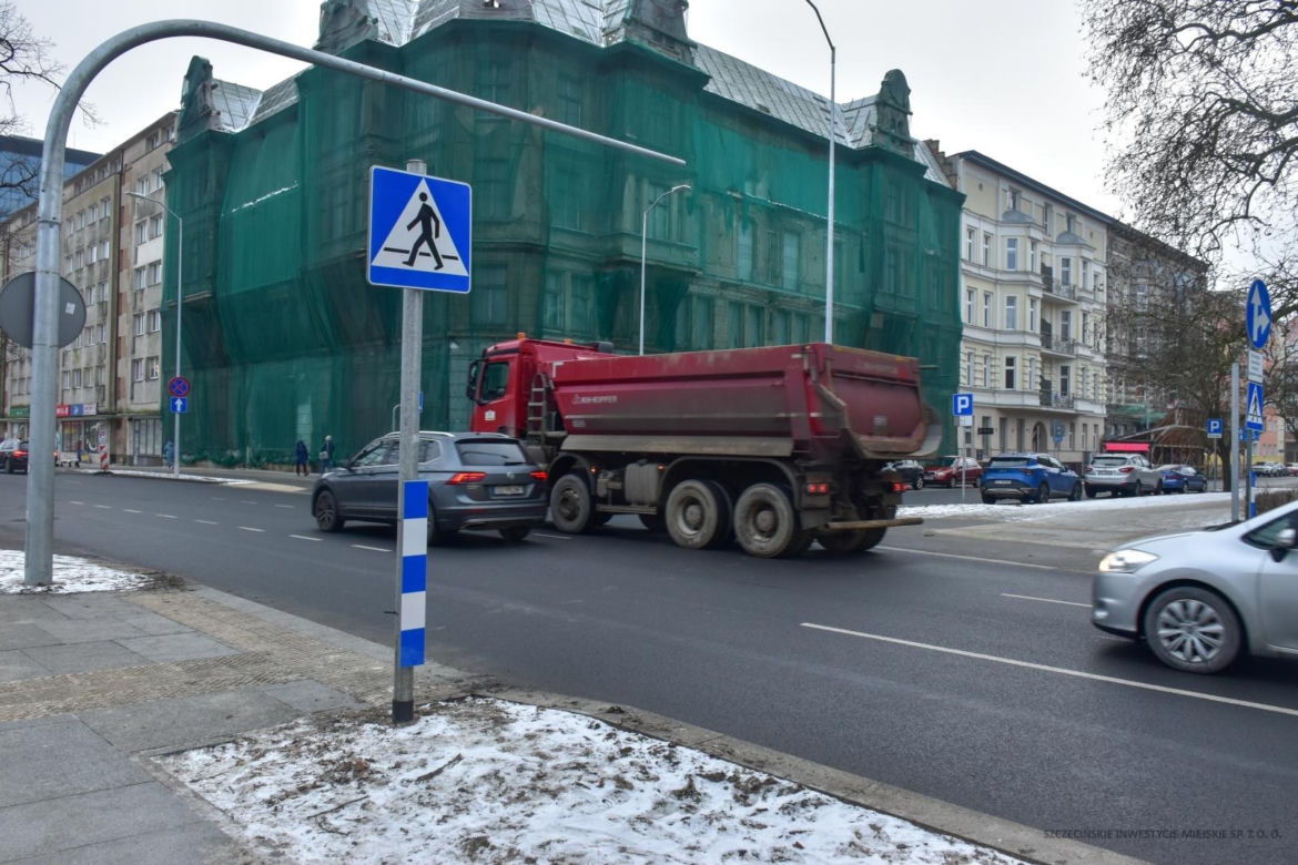 Nowe oznakowanie na pl. Zwycięstwa