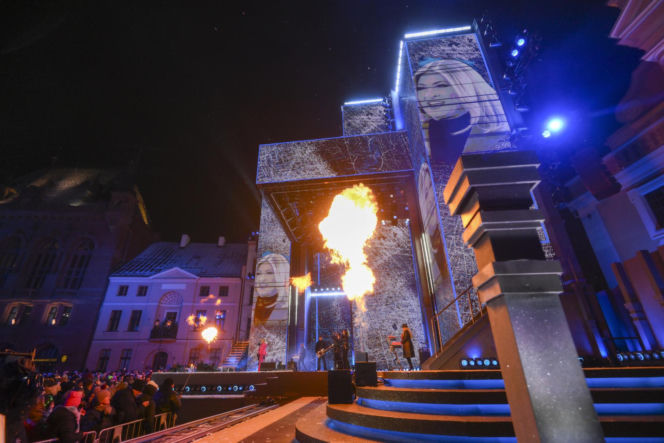 Sylwestrowa Moc Przebojów 2025/26 w Toruniu: Zdjęcia z imprezy Polsatu. Uczestnicy, artyści i starówka