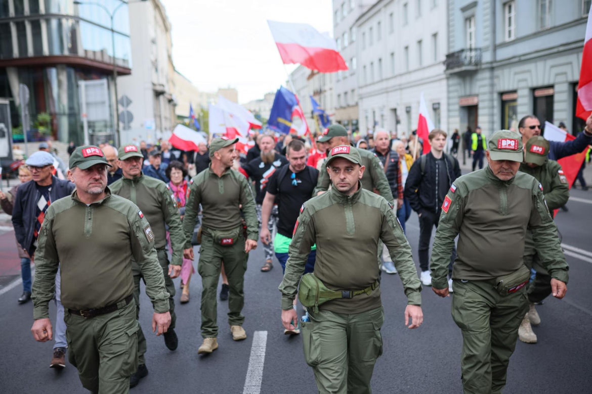 W Warszawie odbył się antyimigrancki marsz i kontrmanifestacja. Pojawiło się kilka tysięcy osób