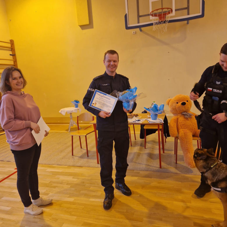 Przedszkolaki i policja