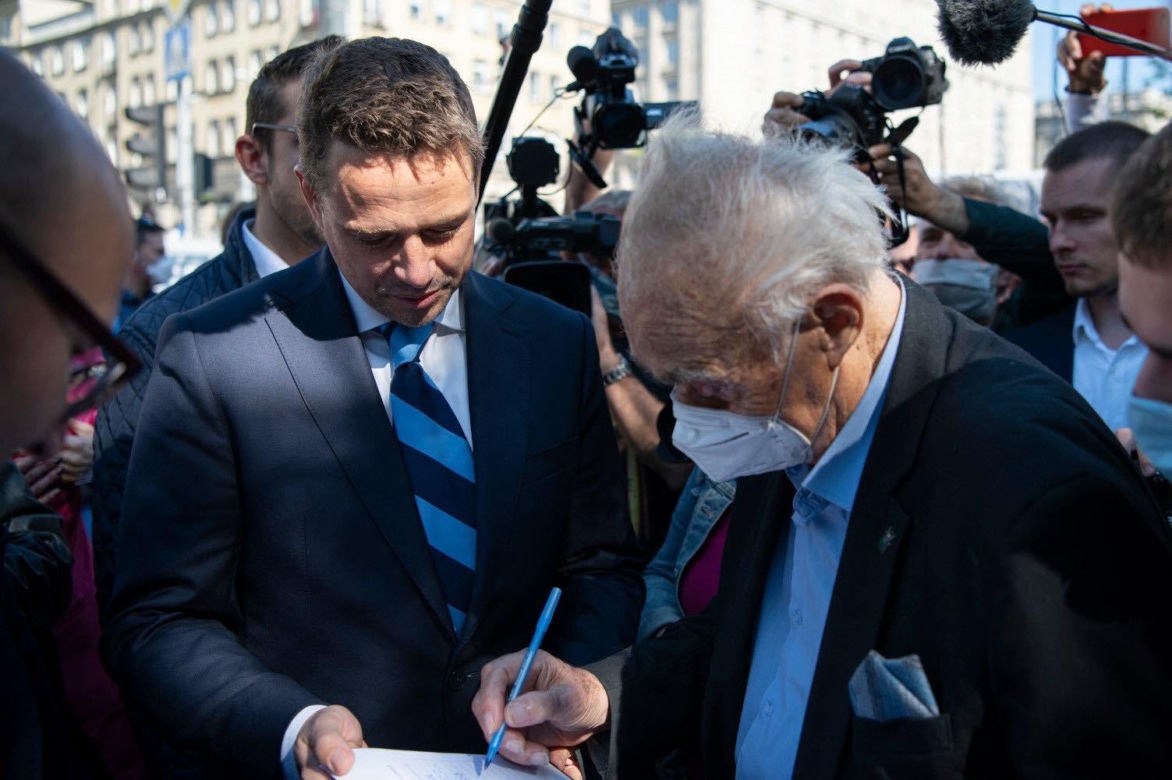 Rafał Trzaskowski zebrał podpisy