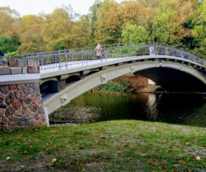 Wyremontowany mostek nad Rusałką