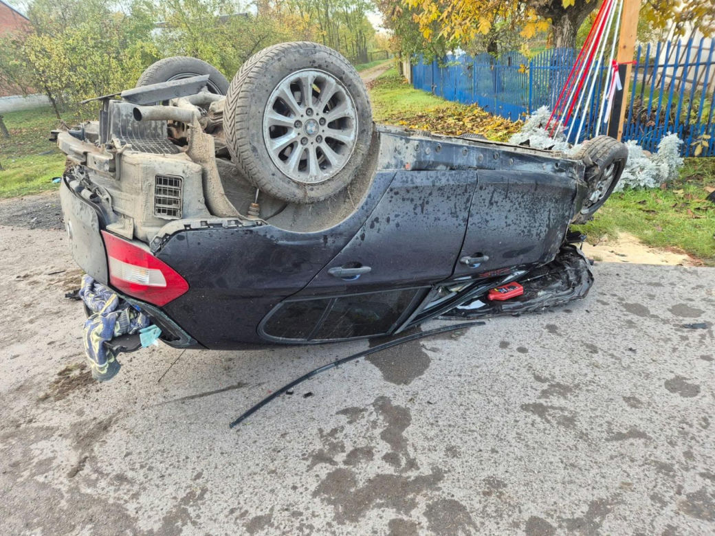 Nocny wypadek w Brzozowej. BMW wypadło z drogi