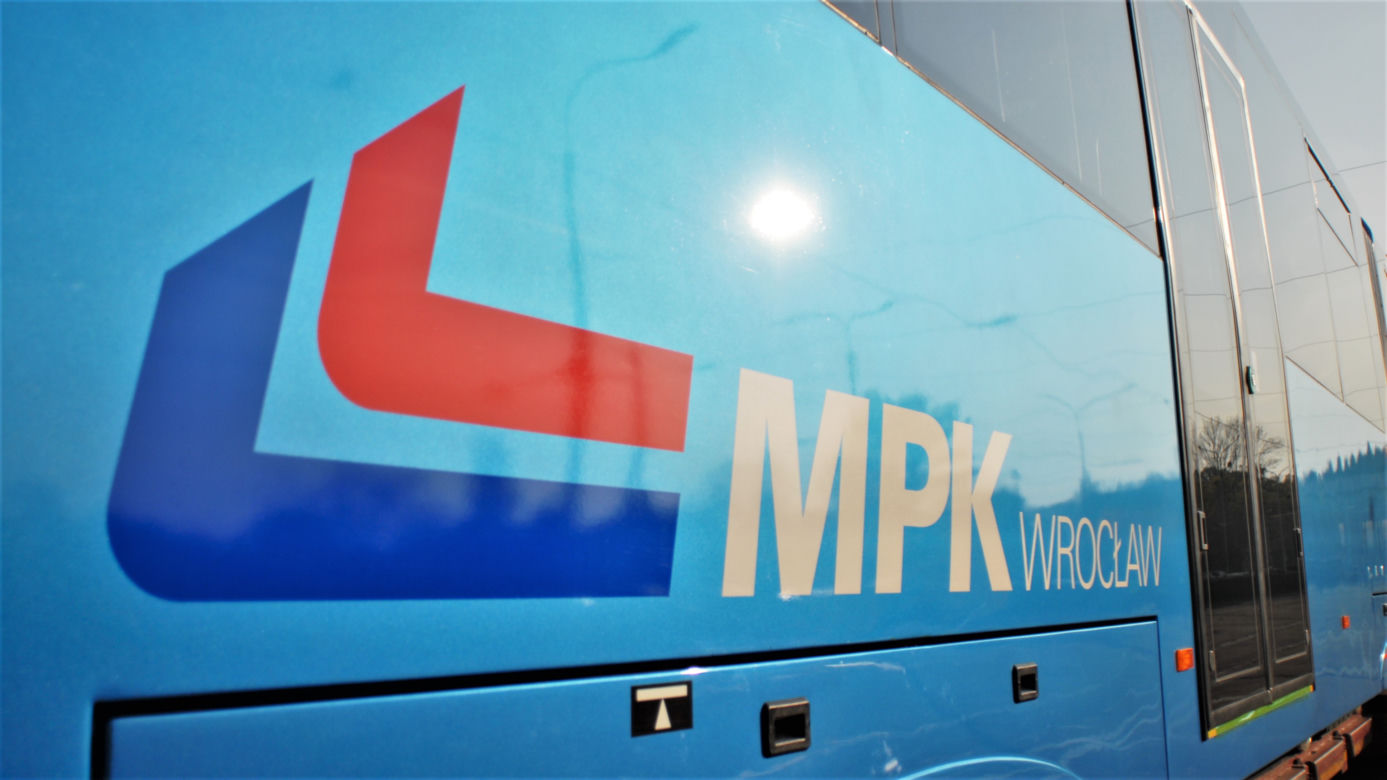 Nowy, niebieski tramwaj MPK Wrocław