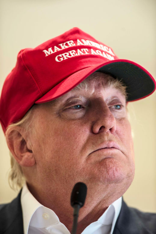 Donald Trump w czapce MAGA
