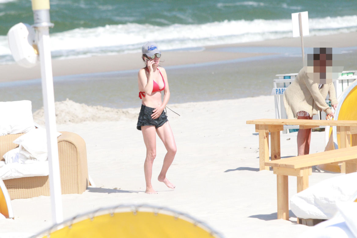 Piękna Agnieszka Dygant na plaży