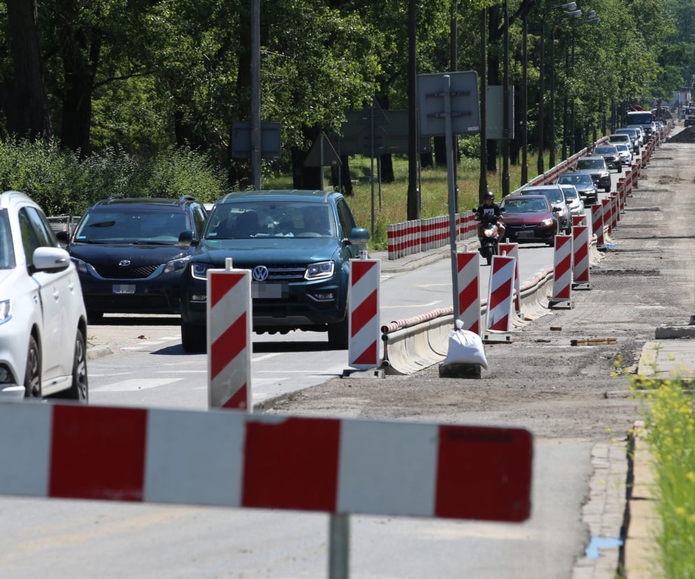 Budowa zapory przeciwpowodziowej blokuje miasto