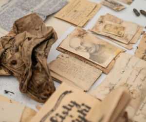 Pod podłogą mieszkania na Saskiej Kępie znajdowała się skytka z dokumentami i prywatnymi rzeczami z czasów okupacji