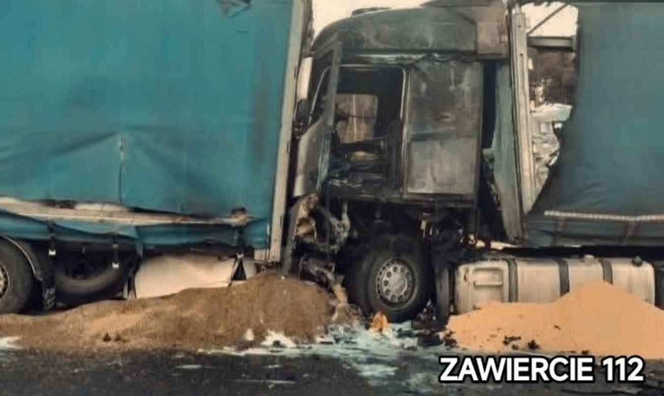 Dramat na DK78! Dwie ciężarówki zmiażdżyły osobówkę. Są ofiary śmiertelne. Kawałek dalej samochodowy karambol