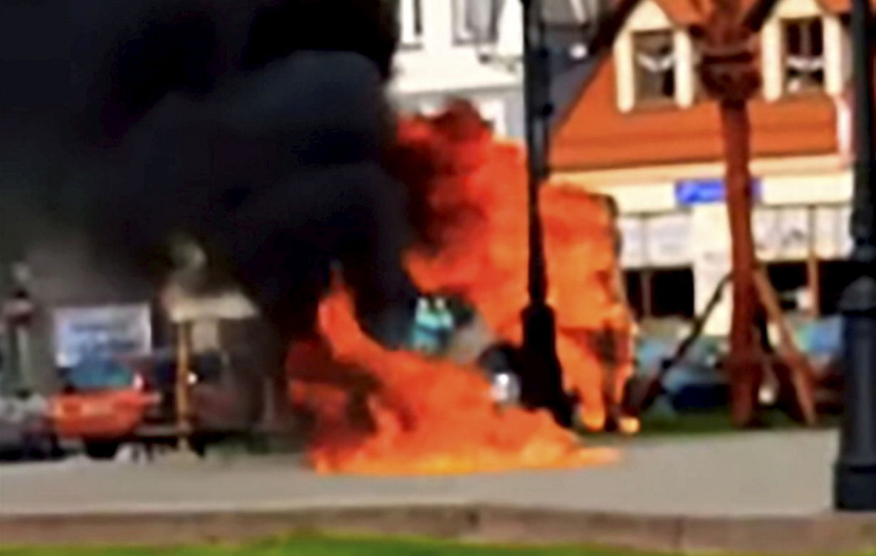 Młody mężczyzna płonął jak pochodnia na środku rynku. Horror w Strzelnie!