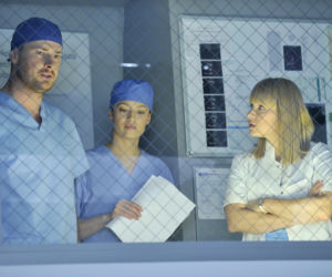Lekarze 3. Maks (Paweł Małaszyński), Sylwia (Katarzyna Bujakiewicz), Alicja (Magdalena Różczka)