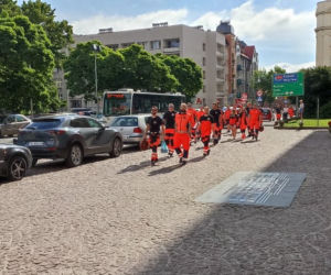 Protest ratowników medycznych w centrum Katowic. Domagają się podwyżek, zablokowali główną ulicę miasta [ZDJĘCIA]