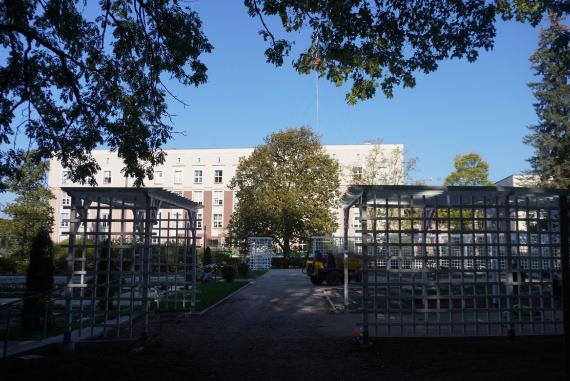 Remont Różanki w białostockim Parku Planty