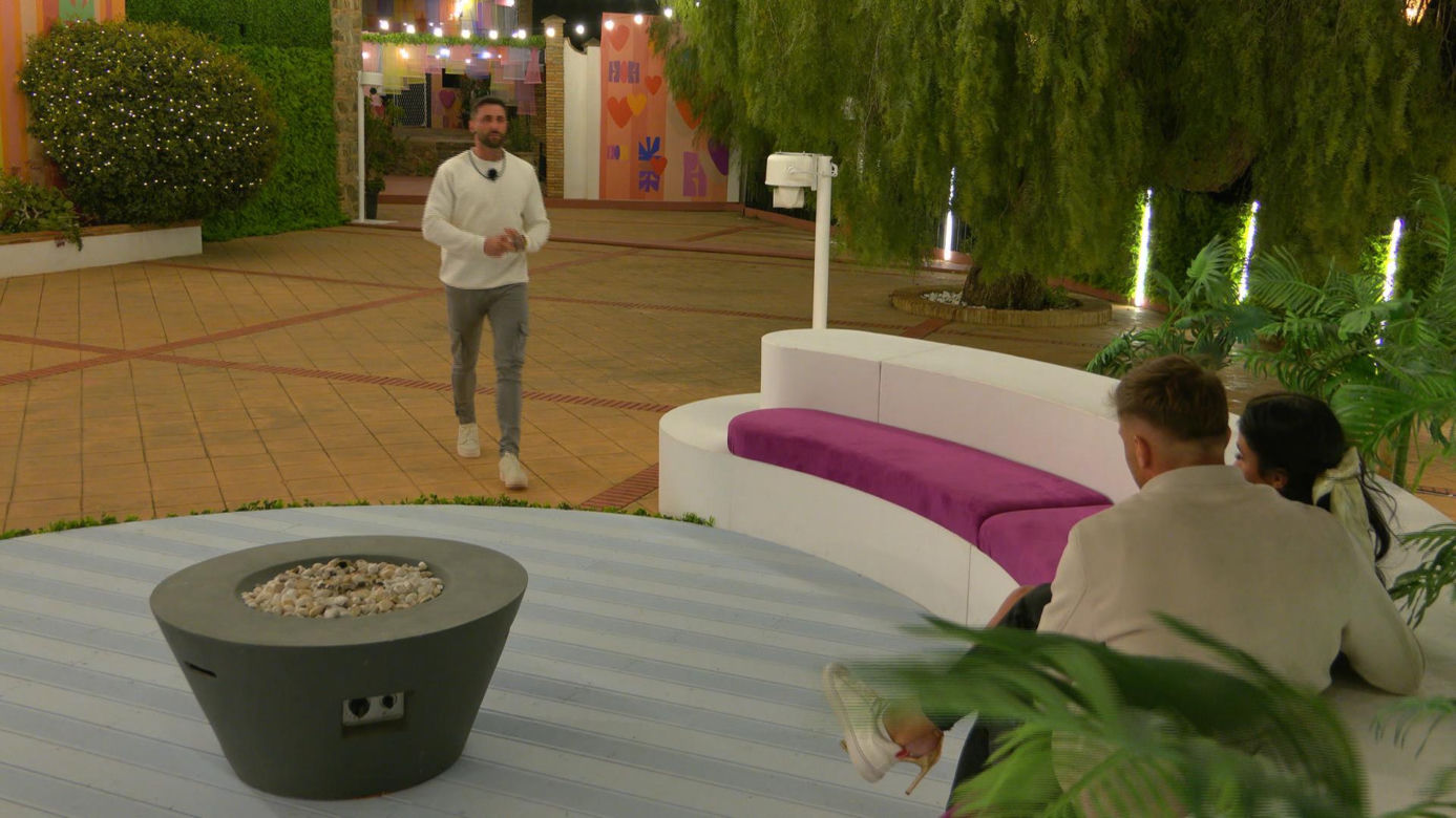 Love Island 9: to już koniec Adriana w programie? Widzowie czują się oszukani