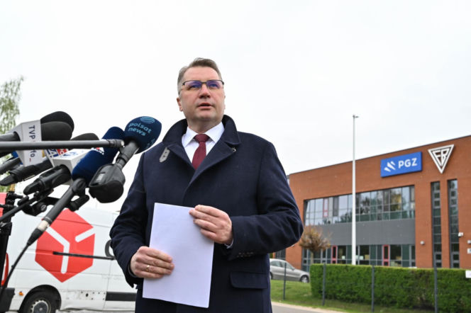 Konferencja prasowa przed Fabryką Broni "ŁUCZNIK"