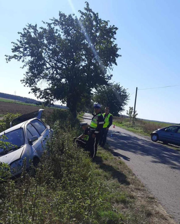 Tragiczne skutki omijania na prostej drodze pod Żninem! Zginęła 75-latka [ZDJĘCIA]