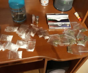 Wieźli narkotyki w pudełkach po lekach. A w bagażniku nielegalną amunicję