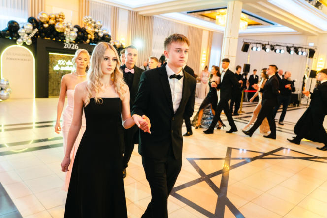 Studniówka 2026 młodzieży z IV LO im. Hetmana Stanisława Żółkiewskiego w Siedlcach