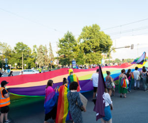 Marsz Równości w Krakowie - tłumy na wydarzeniu pod hasłem Zaczerpnąć tchu.