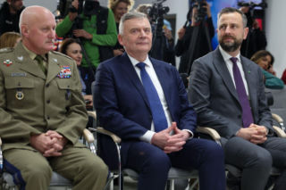 Polska kupuje pociski AMRAAM. Szef MON podpisał wart 500 mln dol. kontrakt na uzbrojenie F-35