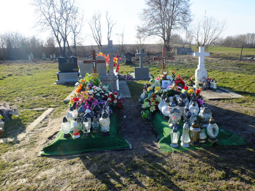 Wybuch w Przewodowie. Tak wyglądają groby ofiar
