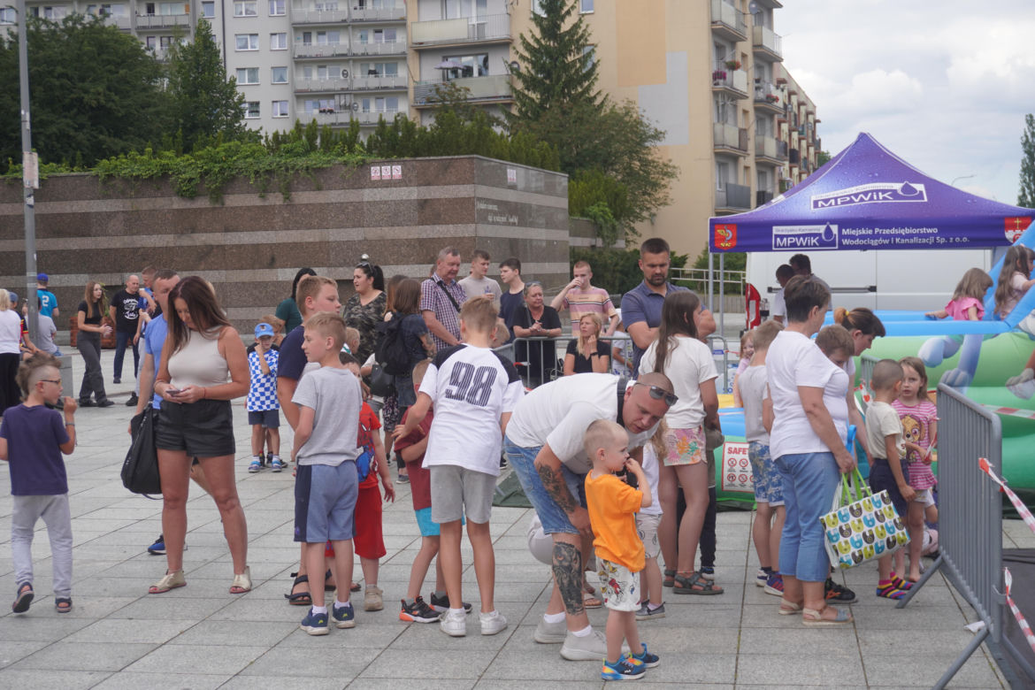 Piknik mieszkańców z karatekami w Skarżysku-Kamiennej
