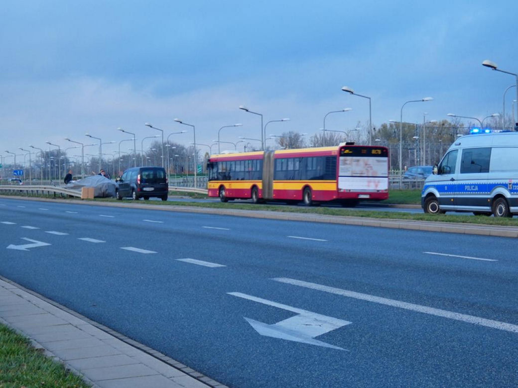 Warszawa, Włochy. Roztrzaskał samochód za 2 miliony złotych. Auto dopiero co wyjechało z salonu!
